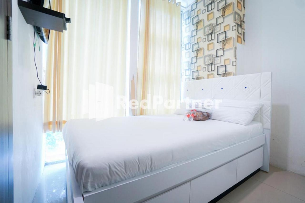 Eascot Hotel Mitra Reddoorz Jakarta Exterior photo