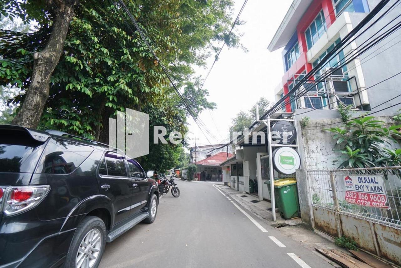 Eascot Hotel Mitra Reddoorz Jakarta Exterior photo