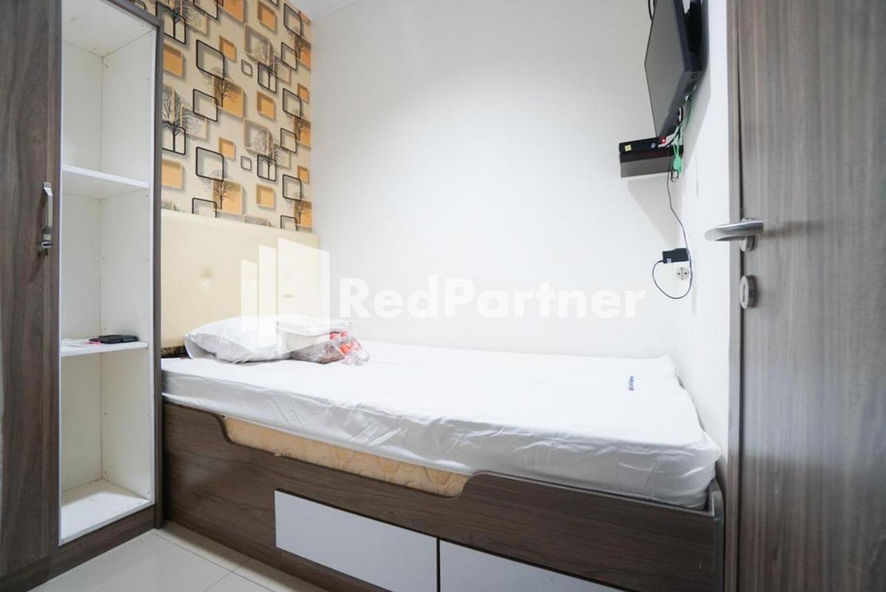 Eascot Hotel Mitra Reddoorz Jakarta Exterior photo
