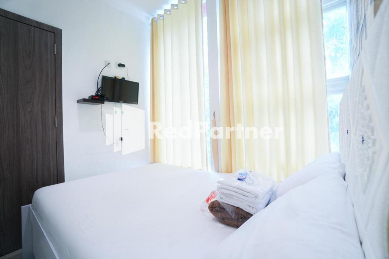 Eascot Hotel Mitra Reddoorz Jakarta Exterior photo